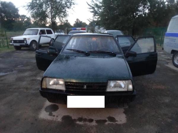 На Ставрополье из легковушки на полном ходу выпал пьяный пассажир